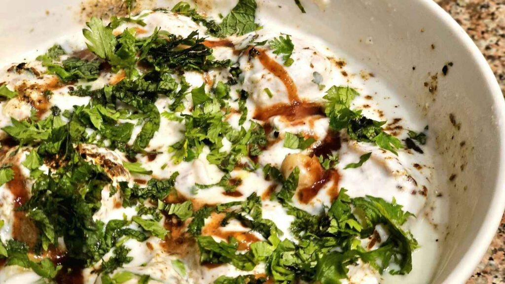Common Ingredients and Variations of Raita