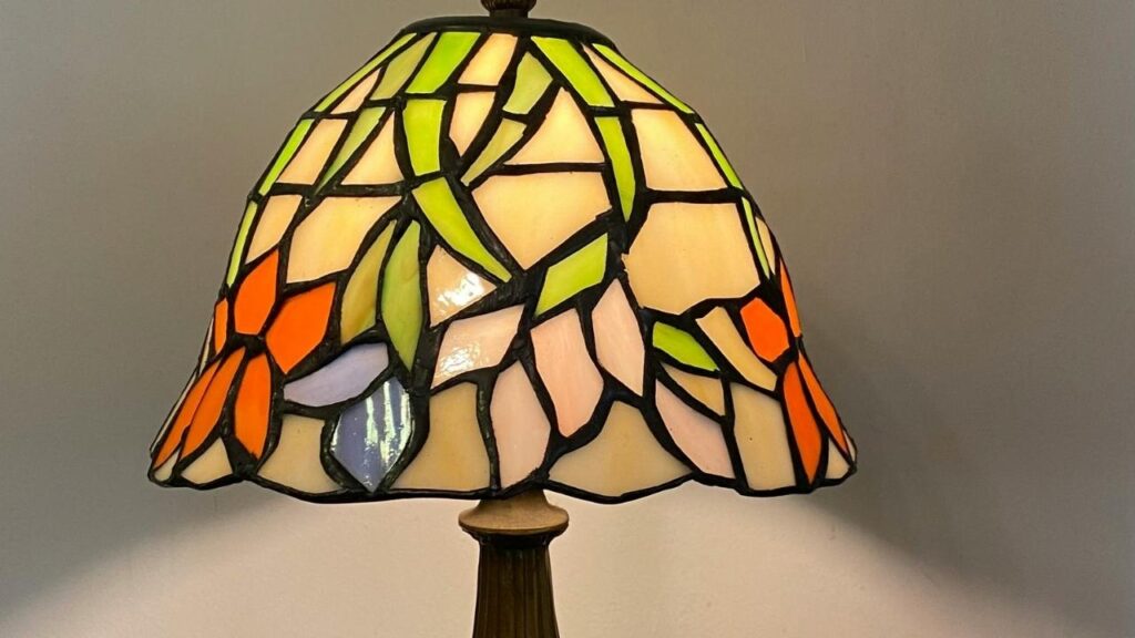 Integrating a Lampara Tiffany into Your Home Decor